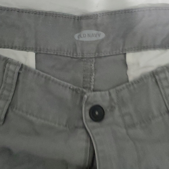 Gray shorts - Picture 2 of 3